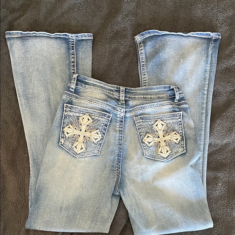 Love SoHo Light Wash Women's Jeans with Embroidered Back Pockets